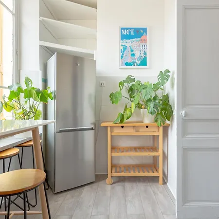 Retro-chic Proche De La Mer, 4 A 6 Personnes * ニース