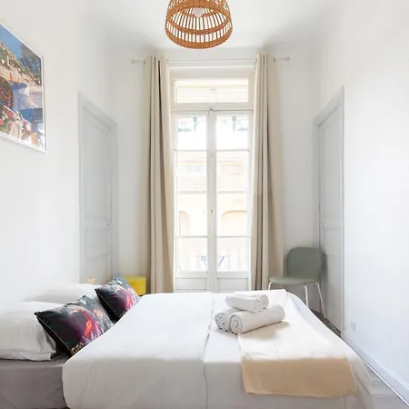 Retro-chic Proche De La Mer, 4 A 6 Personnes * ニース
